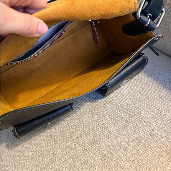 Coach Cargo Western Tabby EUC - Picture 12 of 14